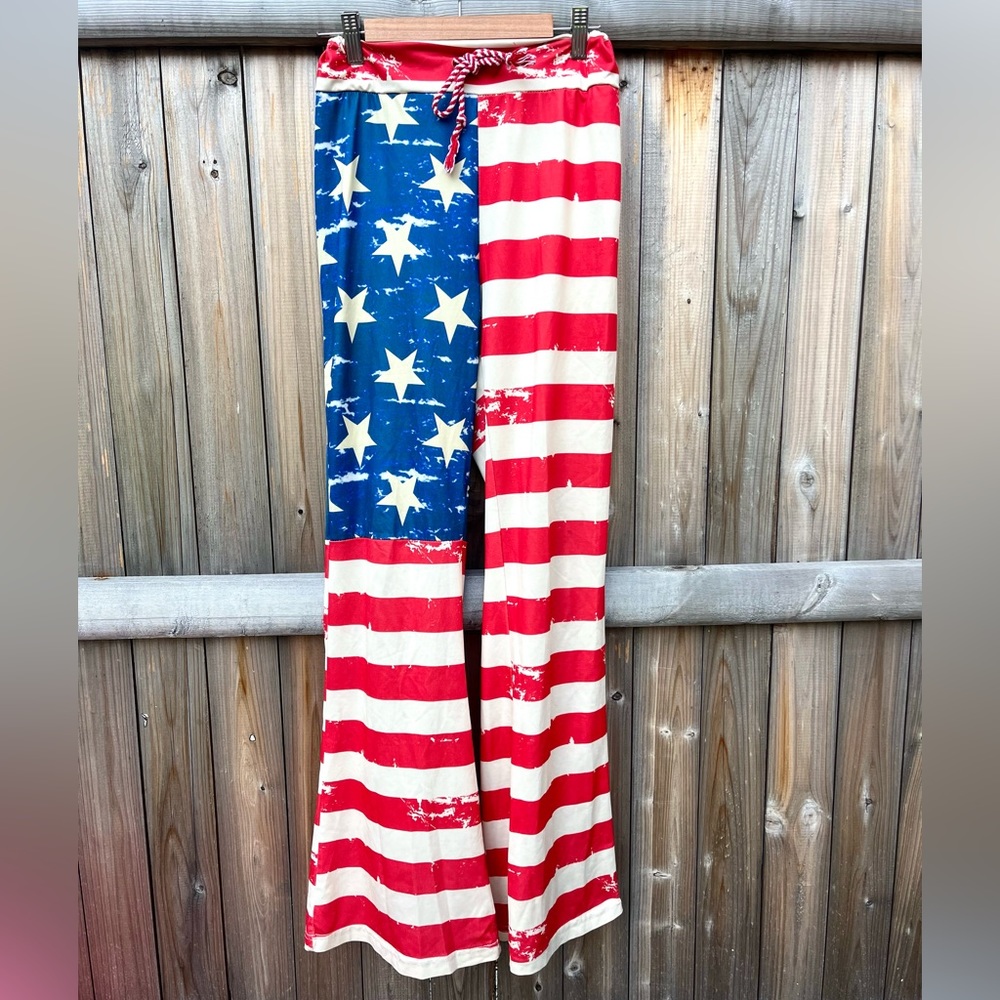 THE PERFECT AMERICAN HOLIDAY PANTS! Stretchy American Flag Theme Tie Waist Pants